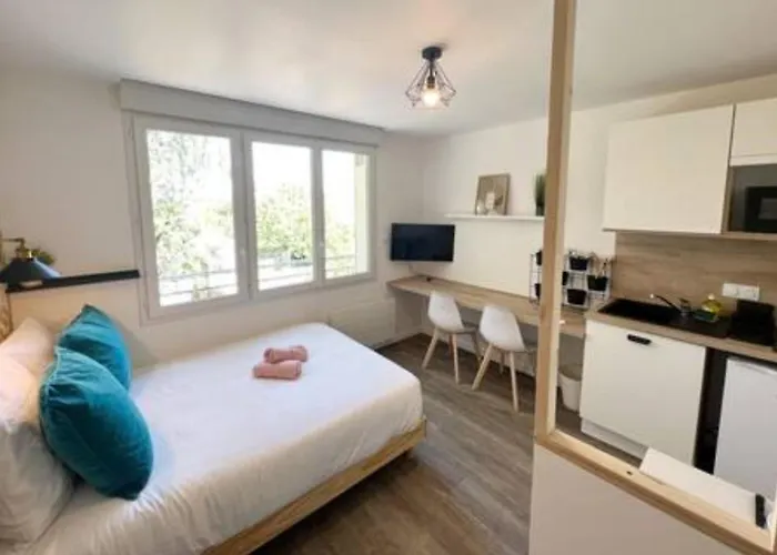 Les De L'albatros サン・ナゼール